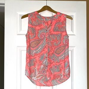 American Eagle Outfitters women’s button down shirt. Sleeves